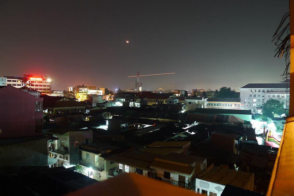 Me Mate Place Phnom-Penh Buitenkant foto